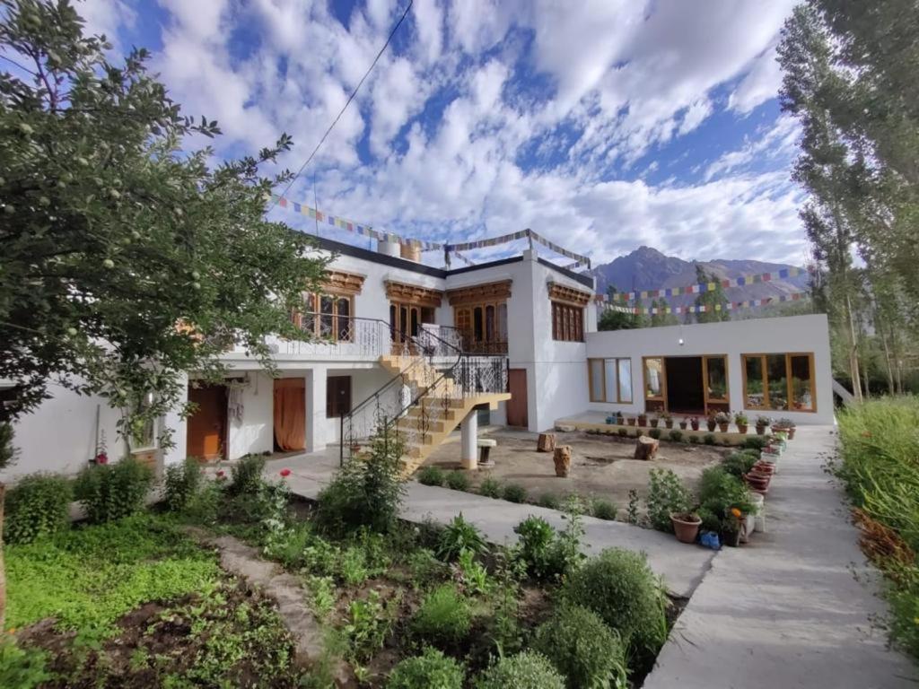 Sernang Homestay Hundar 外观 照片